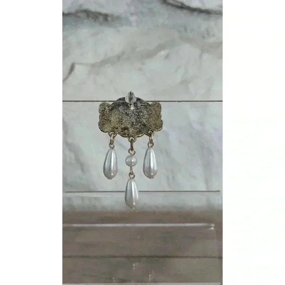 Vintage Victorian Style Silver Tone Teardrop Pearl Earrings - Picture 2 of 2